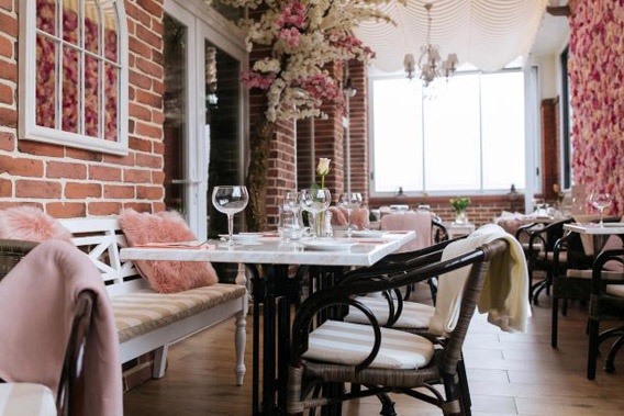 Kamenné fasády, tehly a kamenné dlaždice - Poľsko